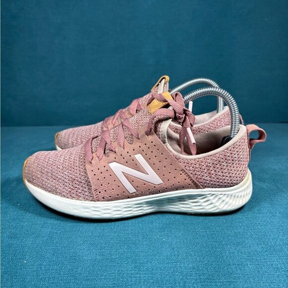 New Balance Shoes - Size 7 - Women’s New Balance pink mauve shoes
